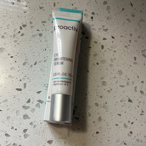 Proactiv eye brightening serum - Picture 1 of 5